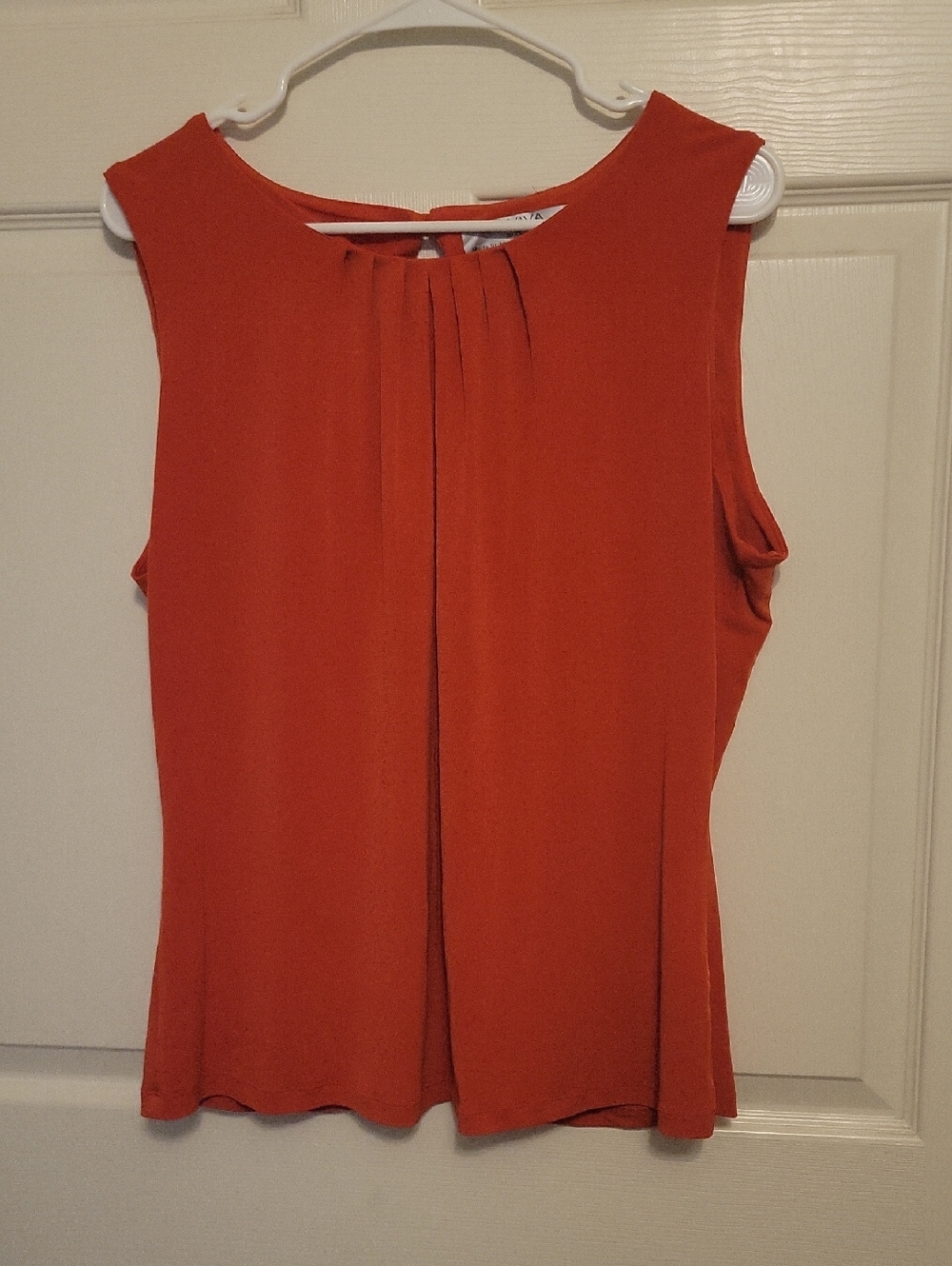 Sleeveless Pleat-Front Women's Top in Rust